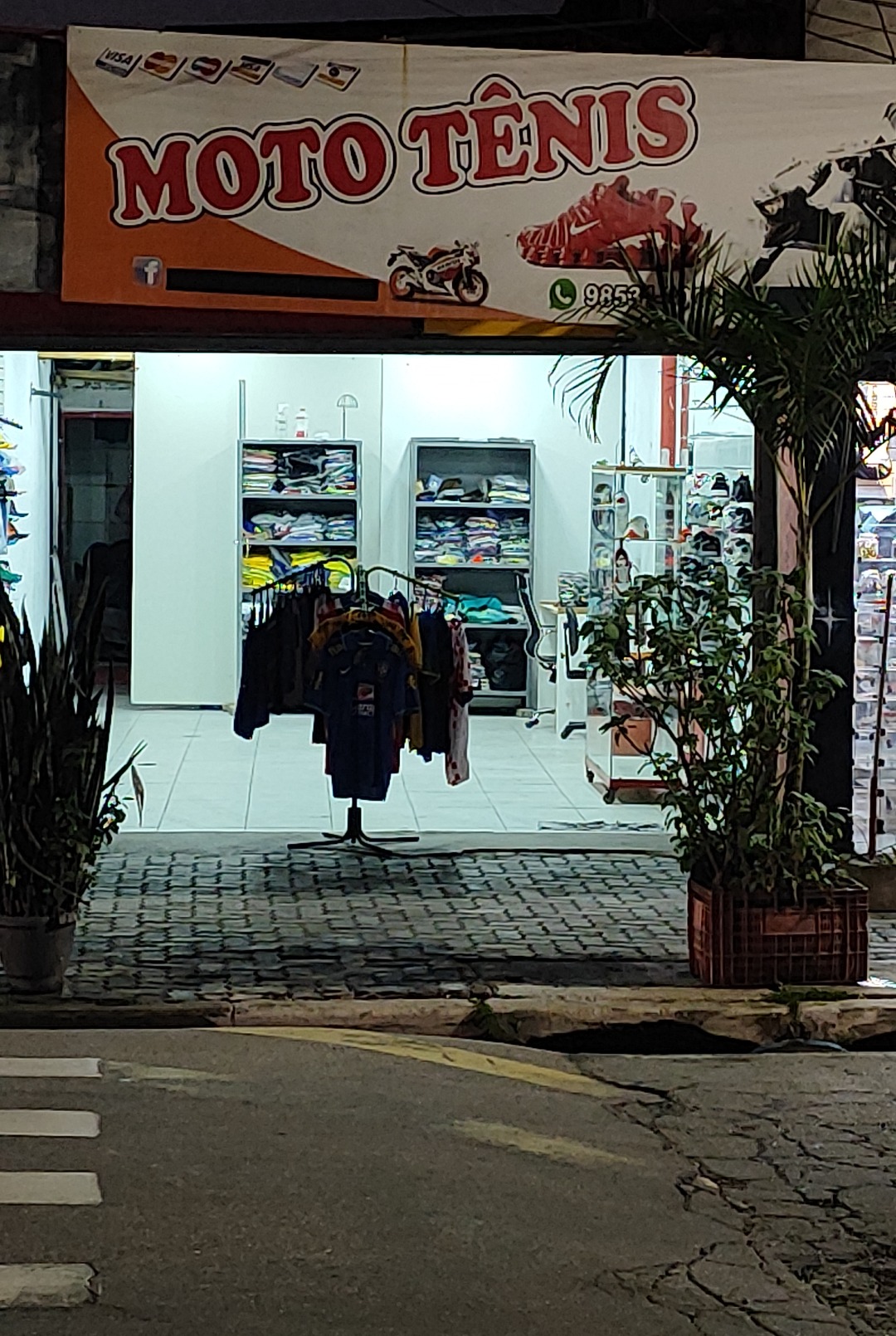 Loja de tênis Moto Tênis em Embu das Artes - SP